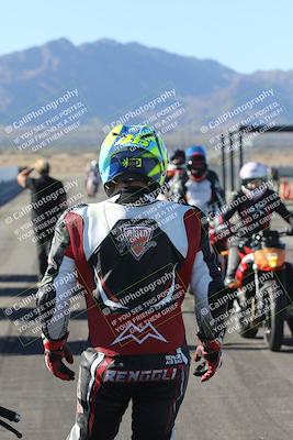 media/Dec-01-2025-Moto Forza (Mon) [[2daa91e15f]]/4-Around the Pits/